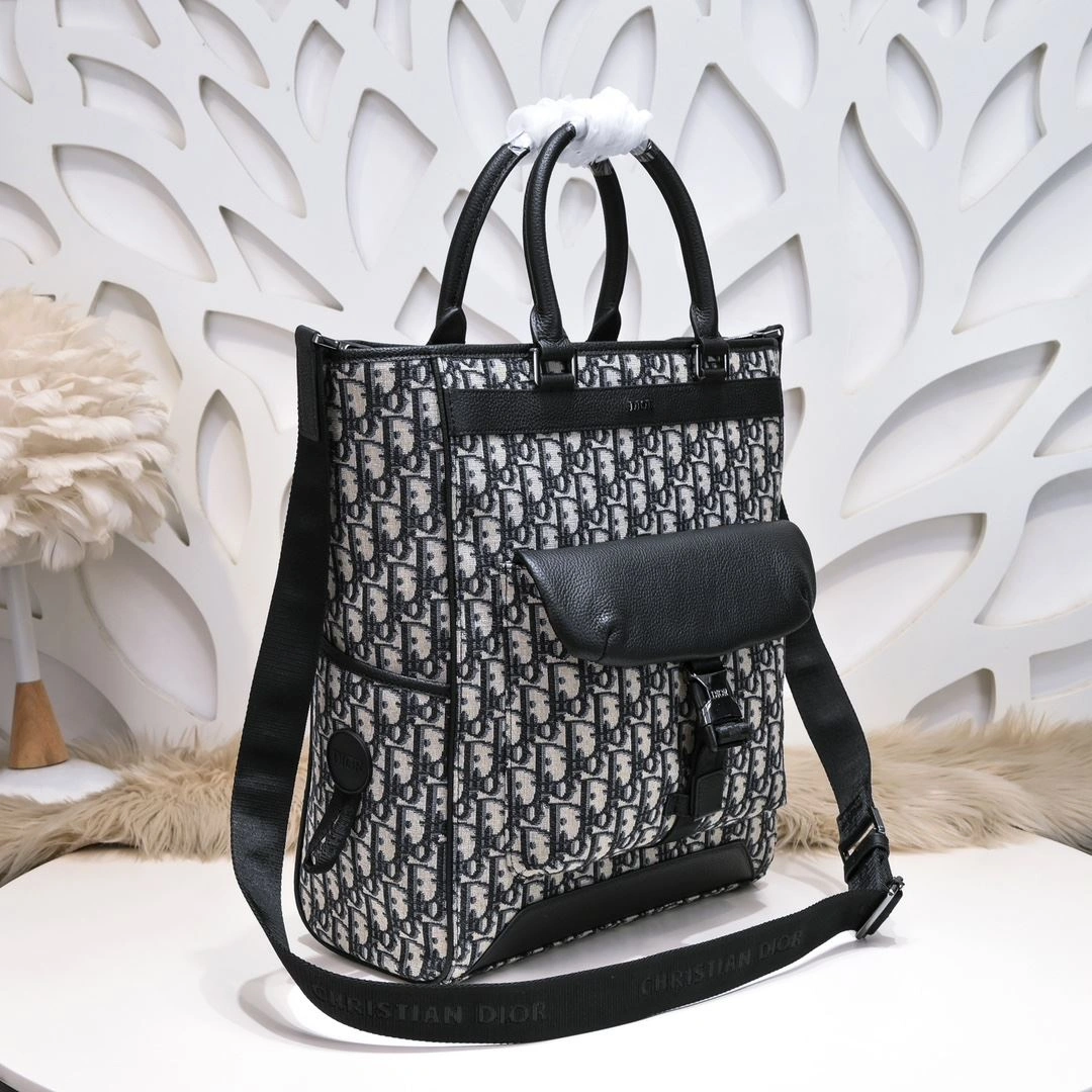 RelaxedFit Christian Dior Shopping Bags 91181