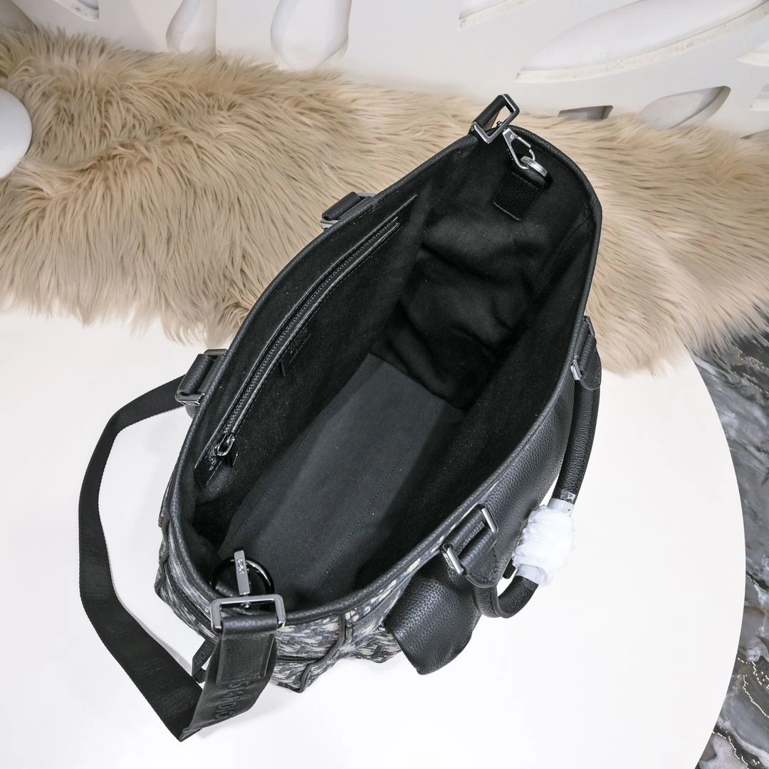RelaxedFit Christian Dior Shopping Bags 91181