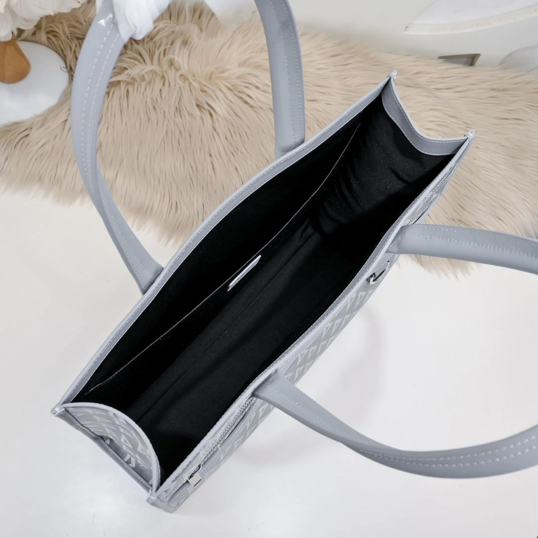 Christian Dior Shopping Bags Resilient 91205