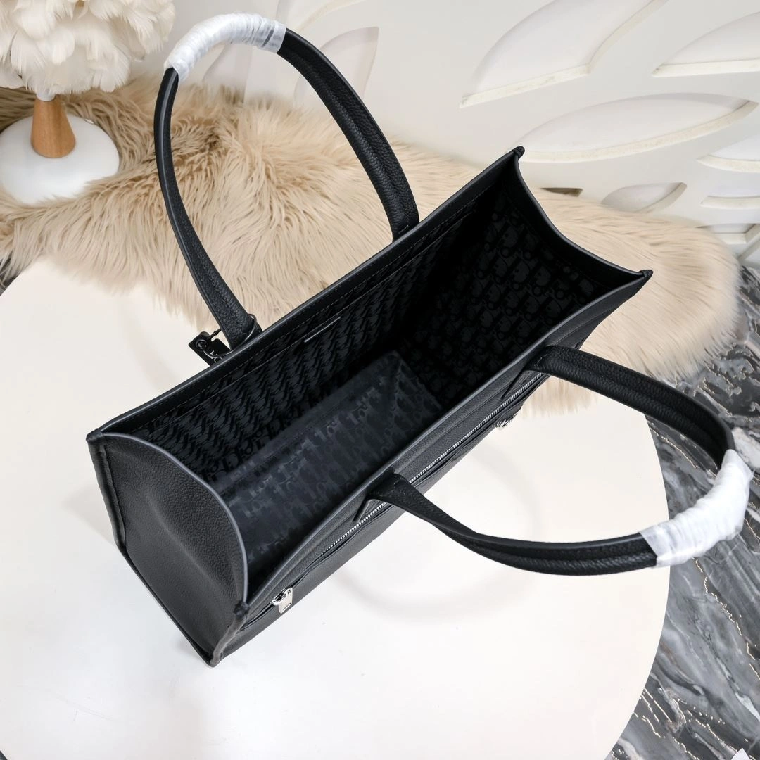 Supportive Christian Dior Shopping Bags 91179