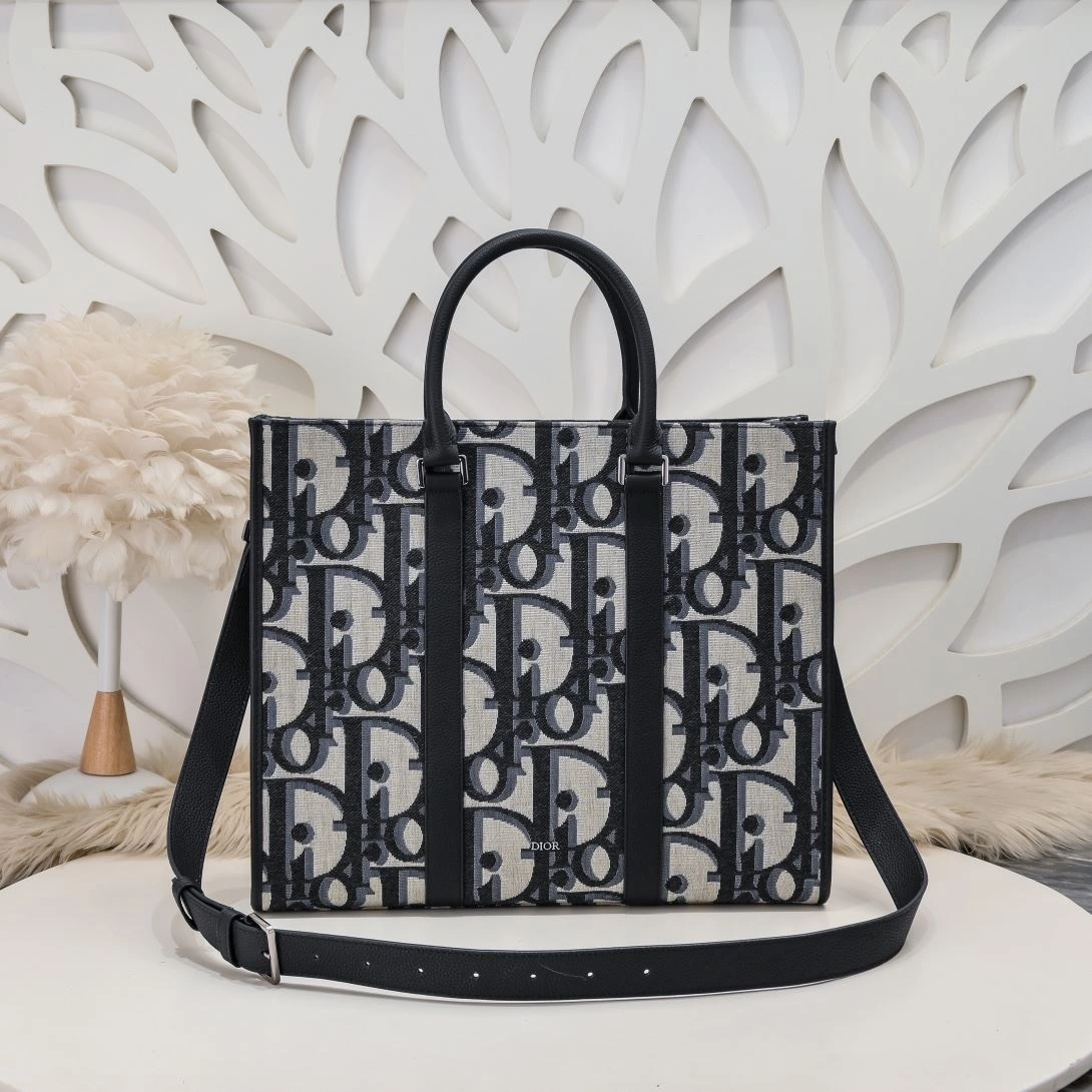 Christian Dior Shopping Bags UrbanChic 91245