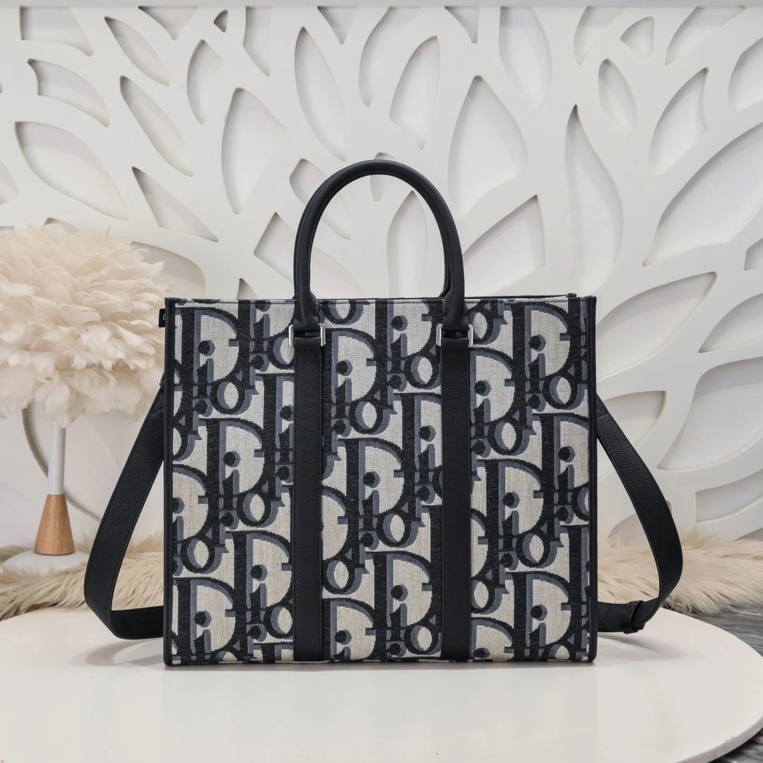 Christian Dior Shopping Bags UrbanChic 91245