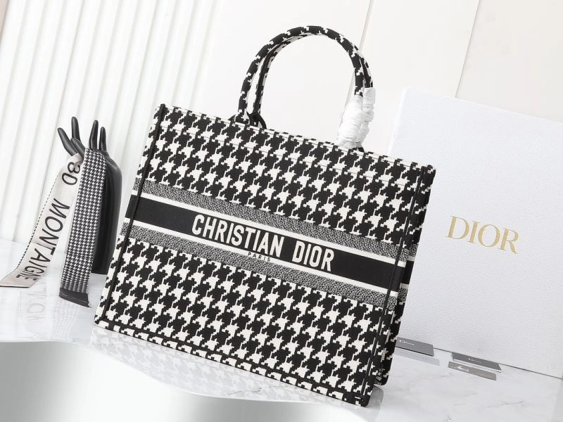 Neat Christian Dior Shopping Bags 87723