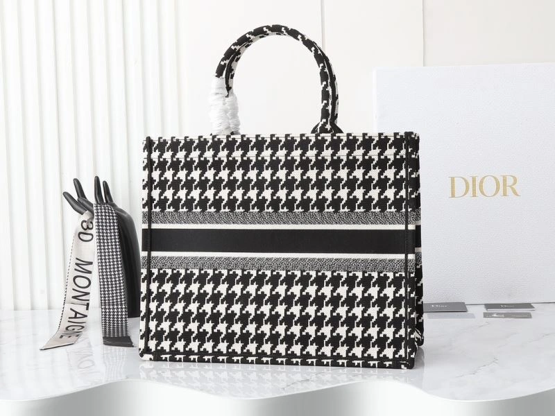 Neat Christian Dior Shopping Bags 87723