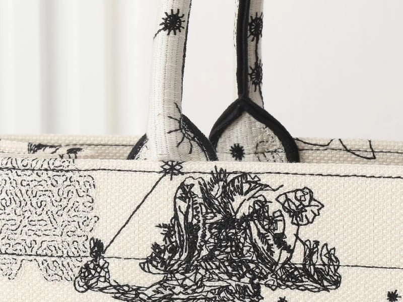 Seasonal Christian Dior Shopping Bags 87707
