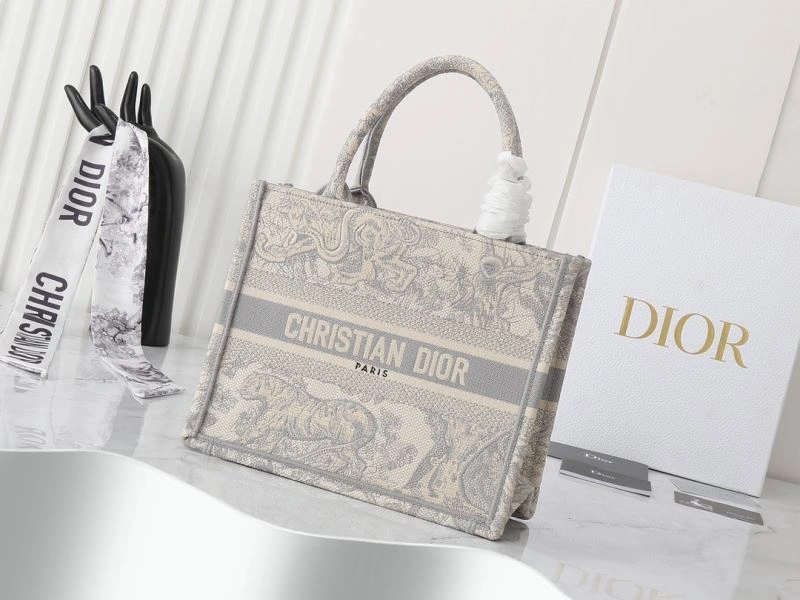 Christian Dior Shopping Bags ModernLook 87680