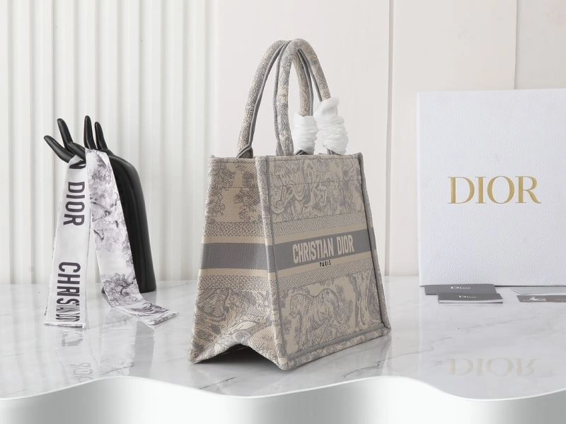 Christian Dior Shopping Bags ModernLook 87680