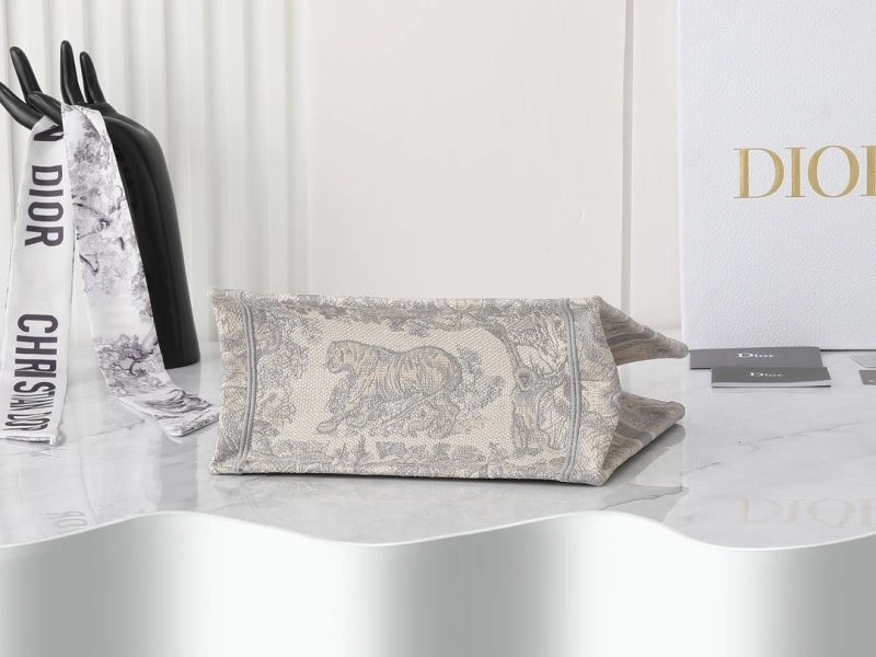 Christian Dior Shopping Bags ModernLook 87680