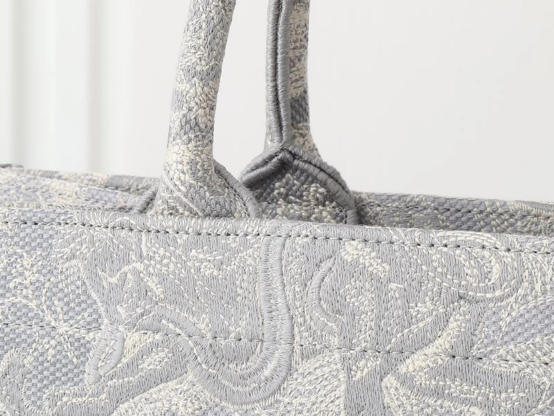 ModernLook Christian Dior Shopping Bags 87649