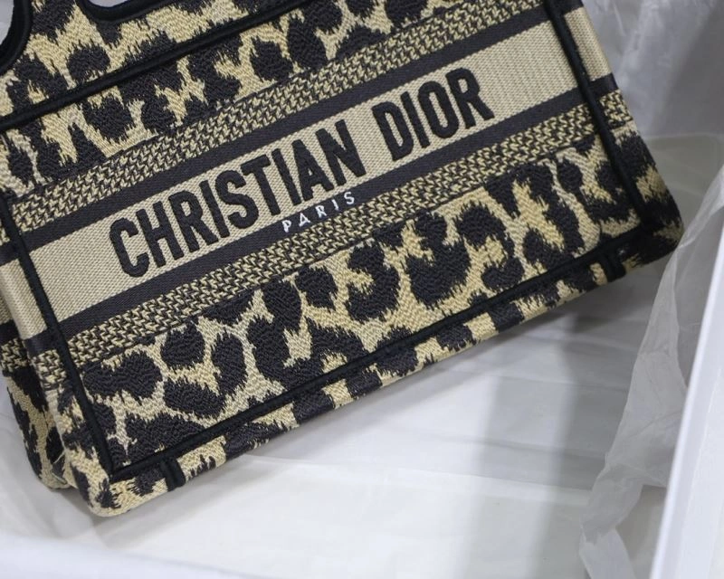 Versatile Christian Dior Shopping Bags 76261