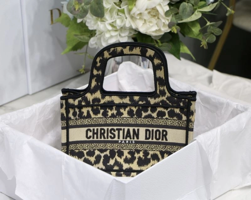 Versatile Christian Dior Shopping Bags 76261