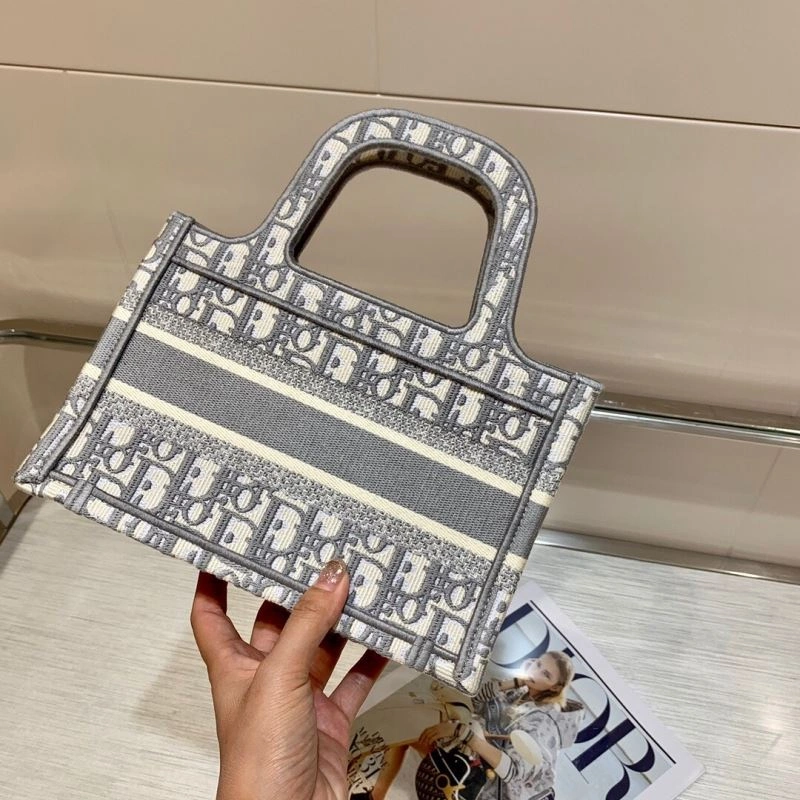 Timeless Christian Dior Shopping Bags 76258