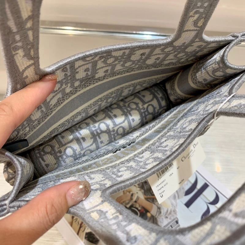 Timeless Christian Dior Shopping Bags 76258