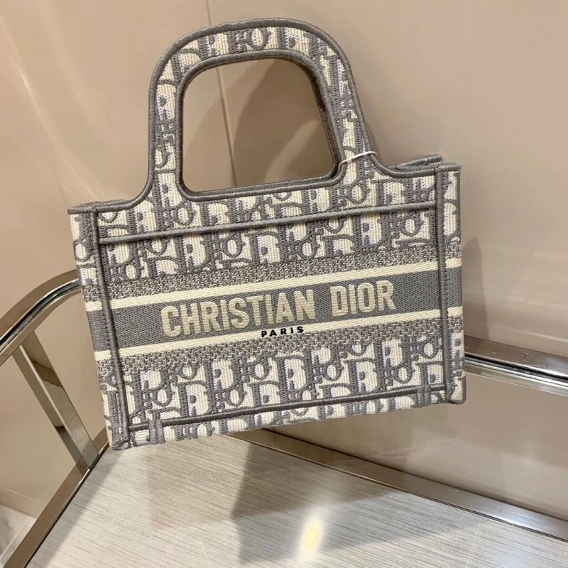 Timeless Christian Dior Shopping Bags 76258