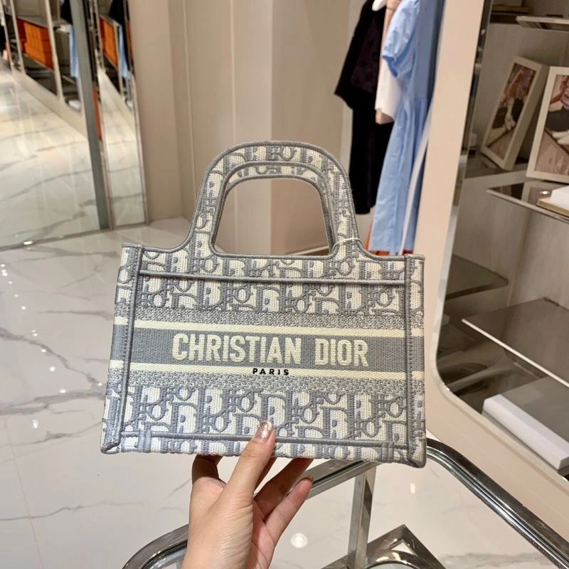 Timeless Christian Dior Shopping Bags 76258