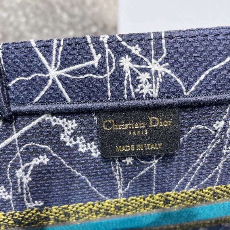 ModernLook Christian Dior Shopping Bags 76236