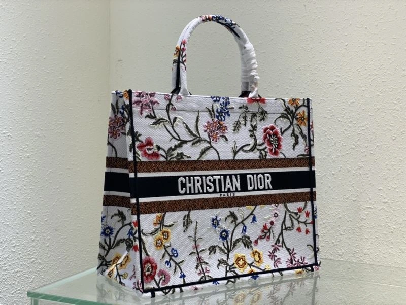 ModernLook Christian Dior Shopping Bags 76205