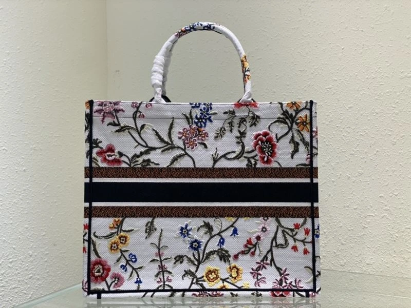 ModernLook Christian Dior Shopping Bags 76205