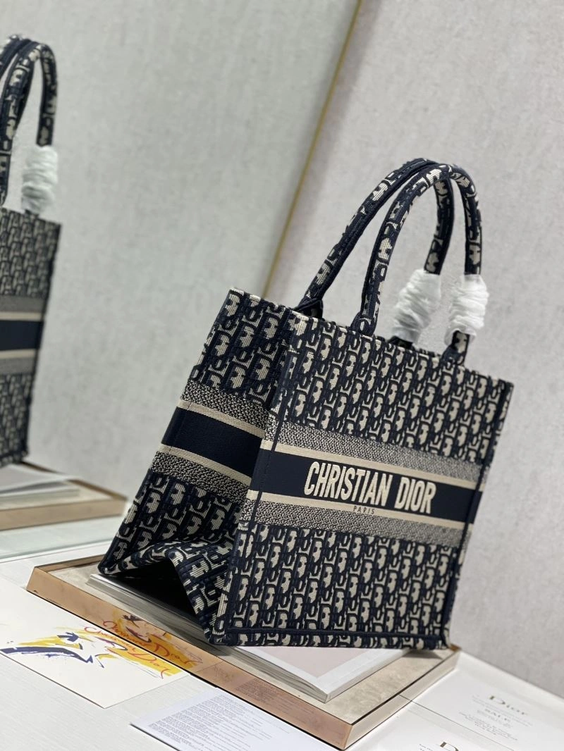 Elegant Christian Dior Shopping Bags 76200
