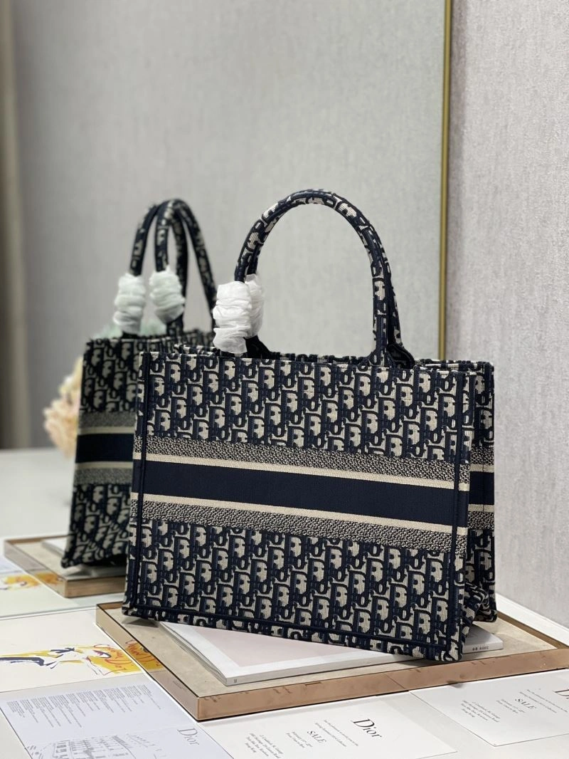 Elegant Christian Dior Shopping Bags 76200