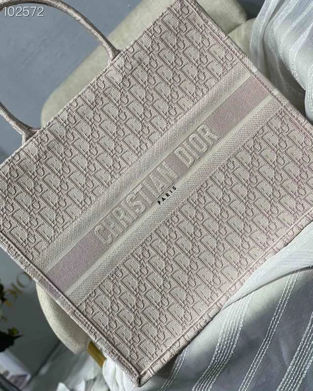 ModernLook Christian Dior Shopping Bags 76218
