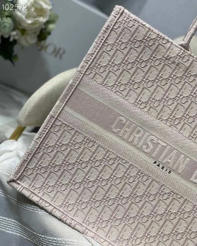 ModernLook Christian Dior Shopping Bags 76218