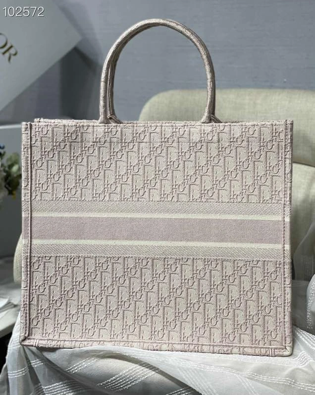 ModernLook Christian Dior Shopping Bags 76218