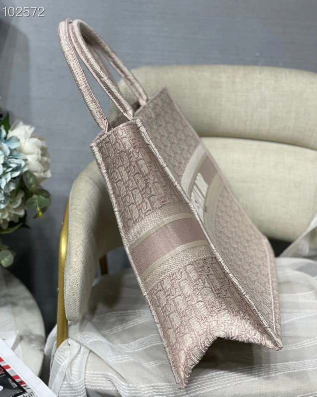 ModernLook Christian Dior Shopping Bags 76218
