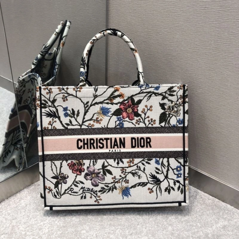 Snug Christian Dior Shopping Bags 75653