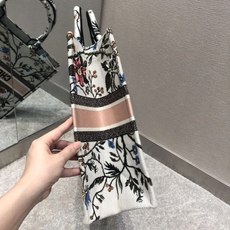 Snug Christian Dior Shopping Bags 75653