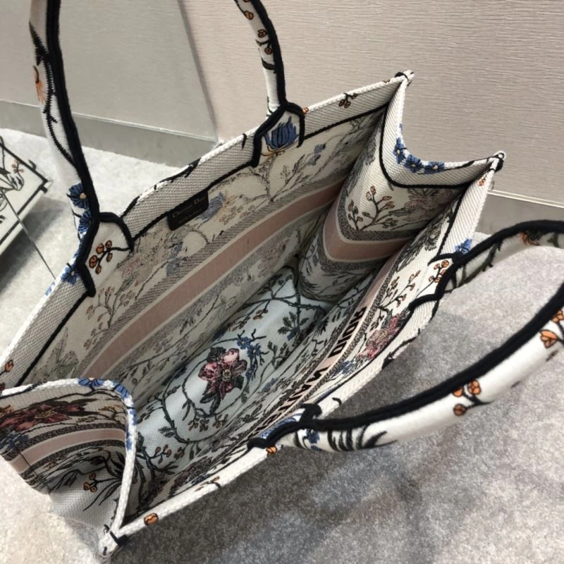 Snug Christian Dior Shopping Bags 75653