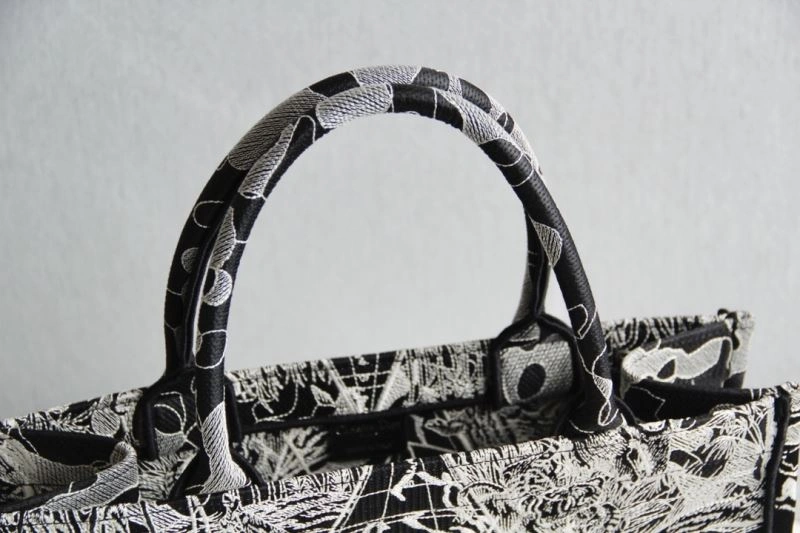 Christian Dior Shopping Bags StreetReady 75648