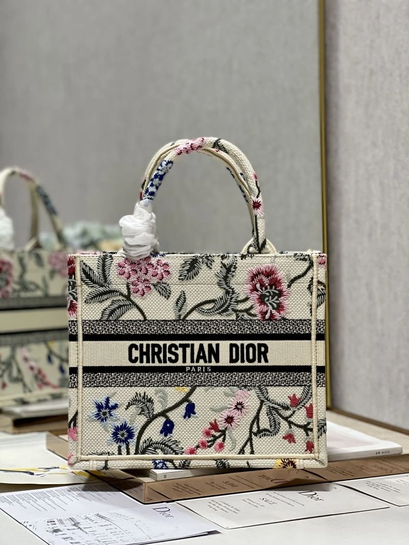 Vibrant Christian Dior Shopping Bags 75643
