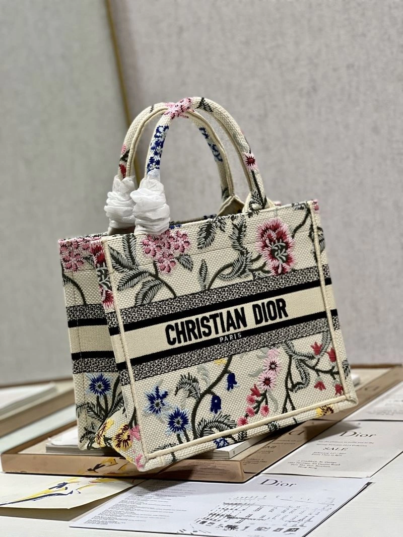 Vibrant Christian Dior Shopping Bags 75643