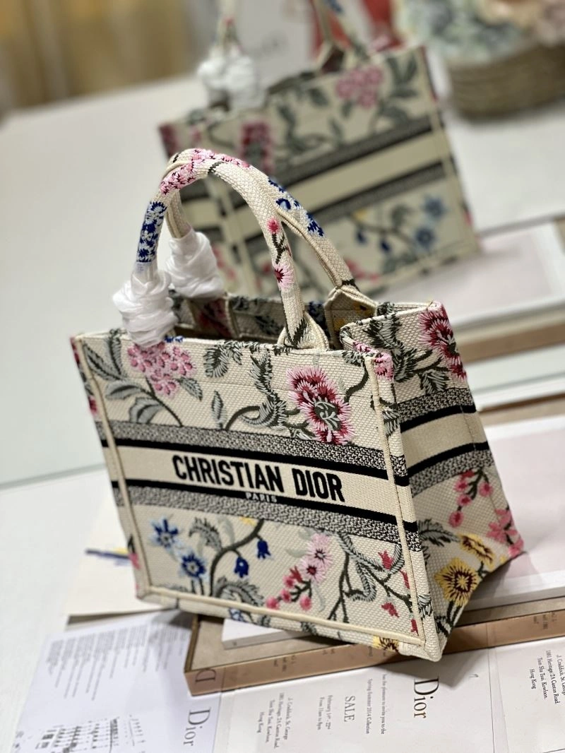 Vibrant Christian Dior Shopping Bags 75643
