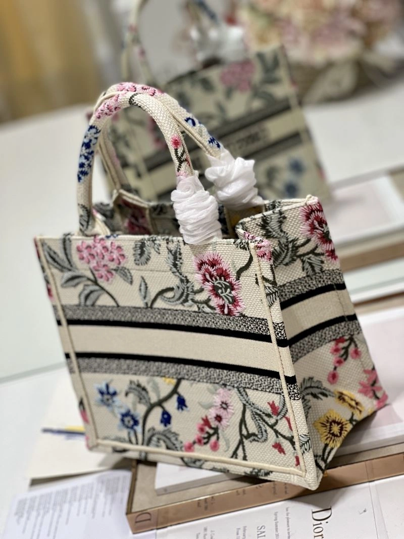Vibrant Christian Dior Shopping Bags 75643