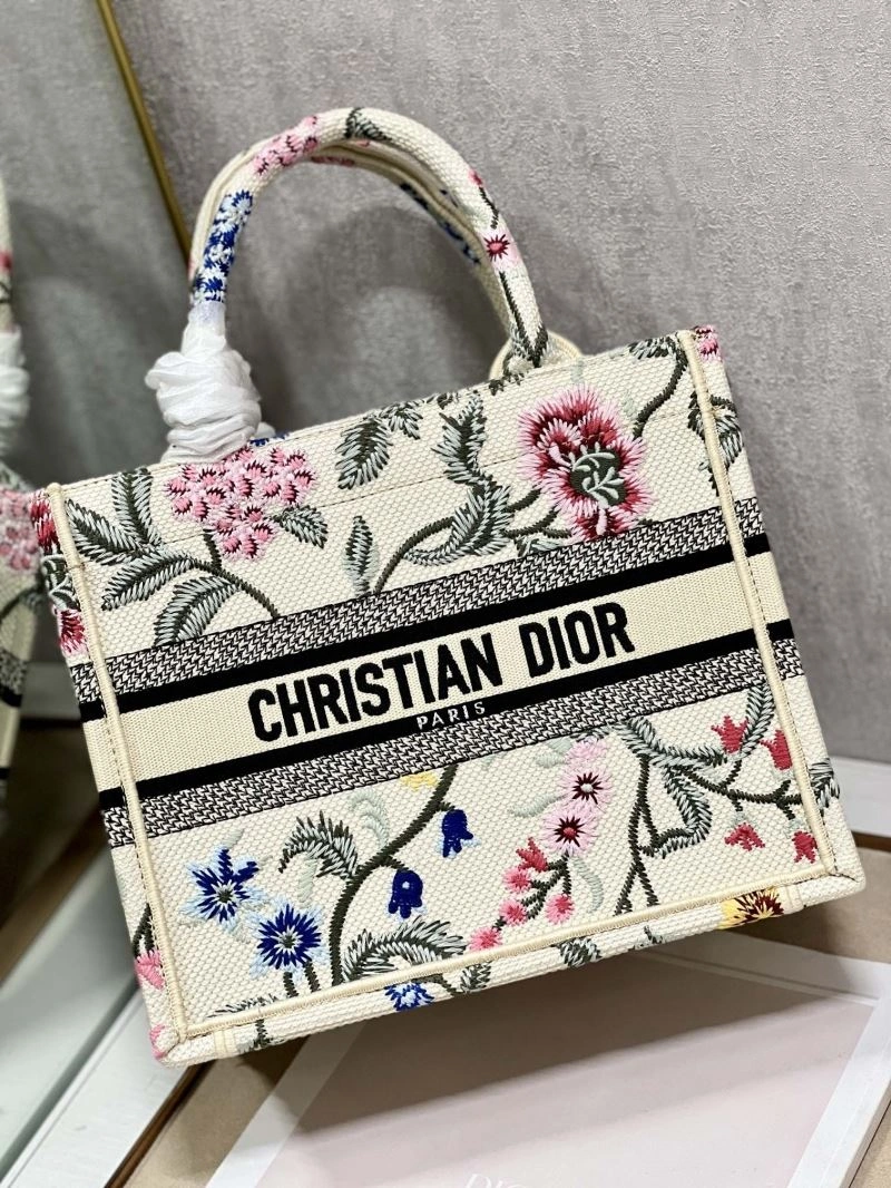 Vibrant Christian Dior Shopping Bags 75643