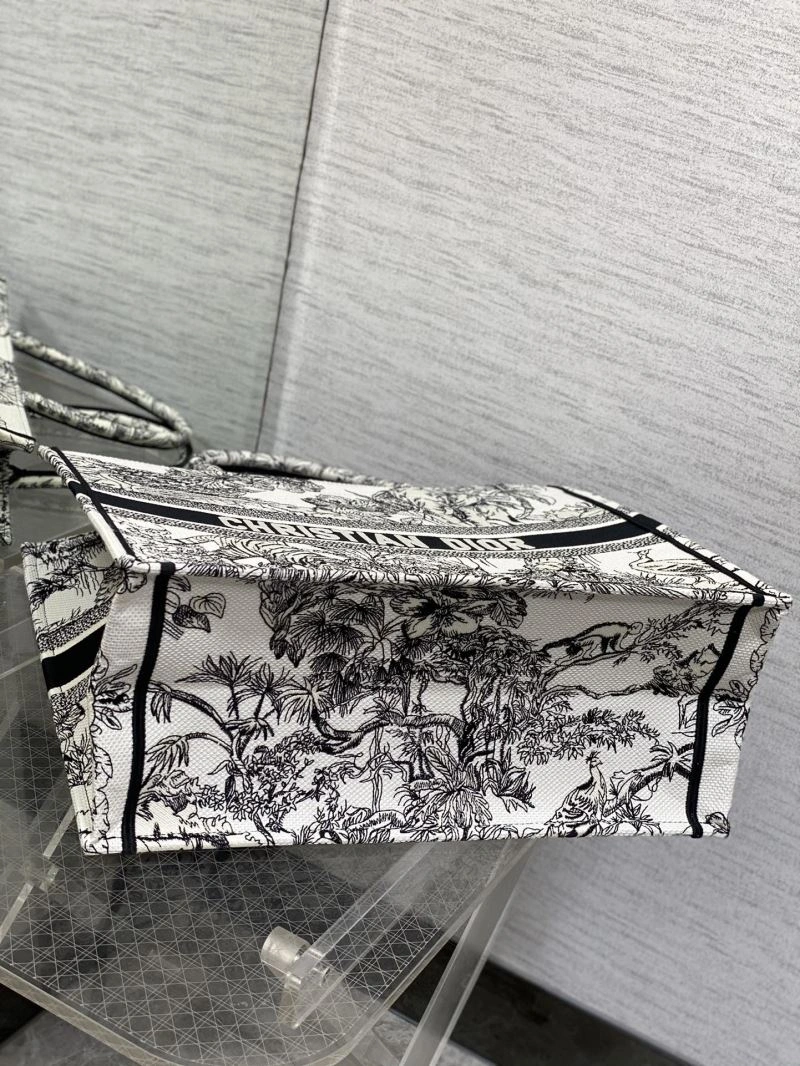 Versatile Christian Dior Shopping Bags 75647