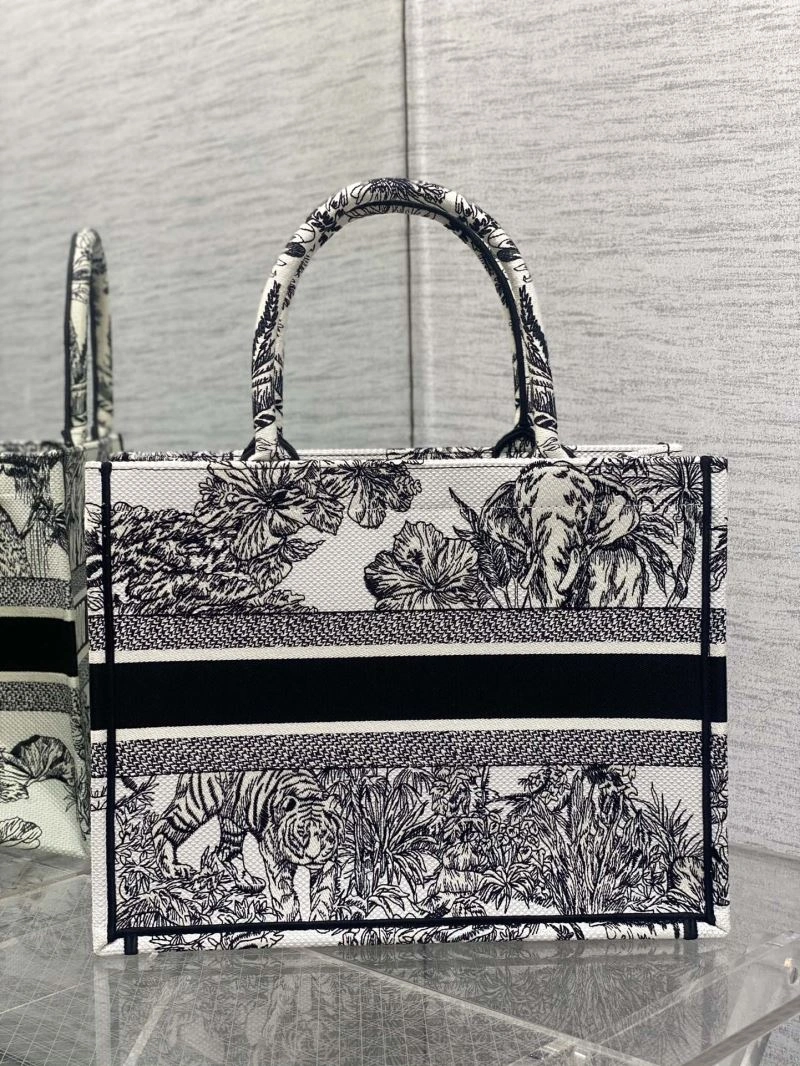 Effortless Christian Dior Shopping Bags 75644