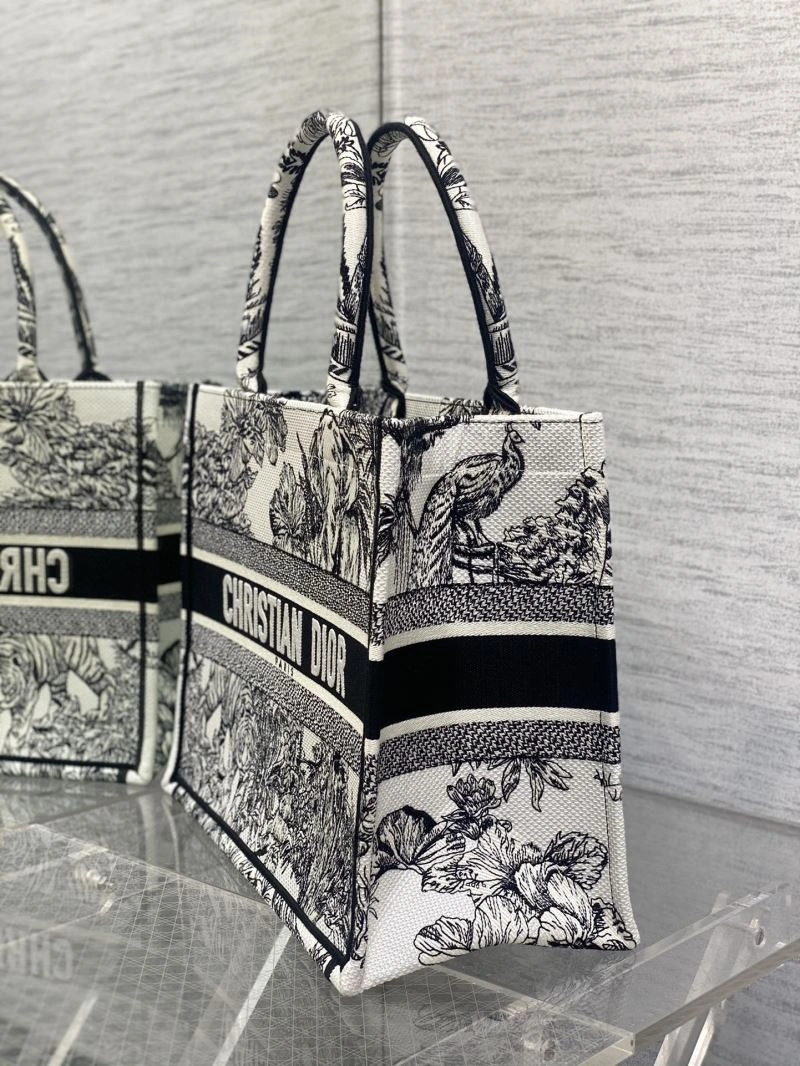 Effortless Christian Dior Shopping Bags 75644