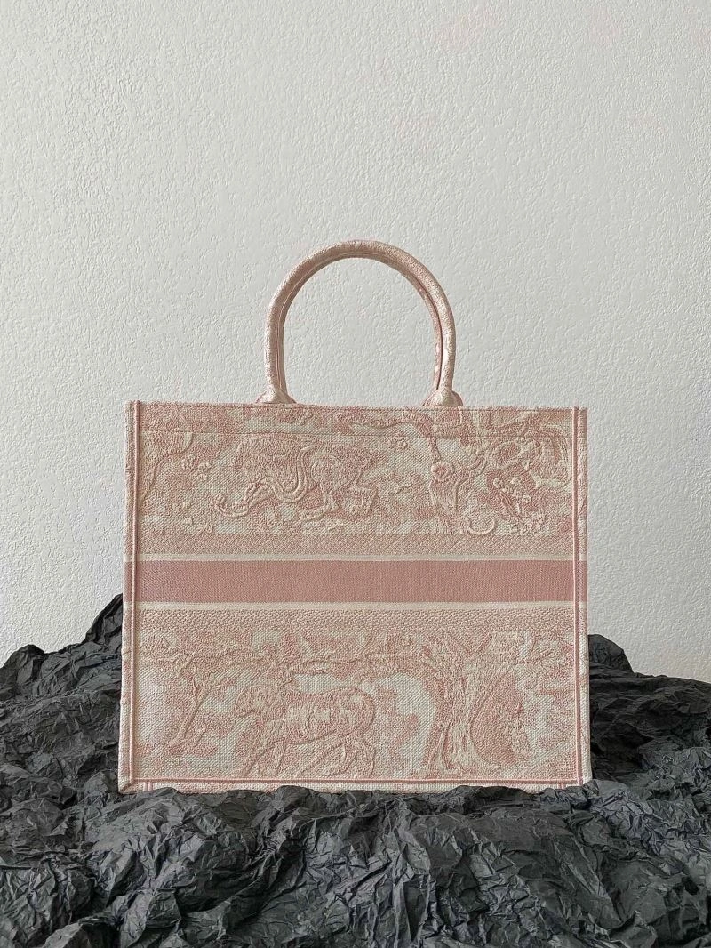 Minimalist Christian Dior Shopping Bags 75582