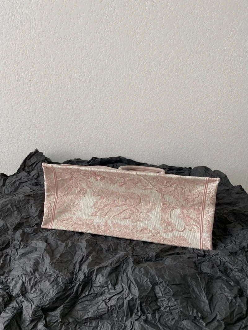 Minimalist Christian Dior Shopping Bags 75582