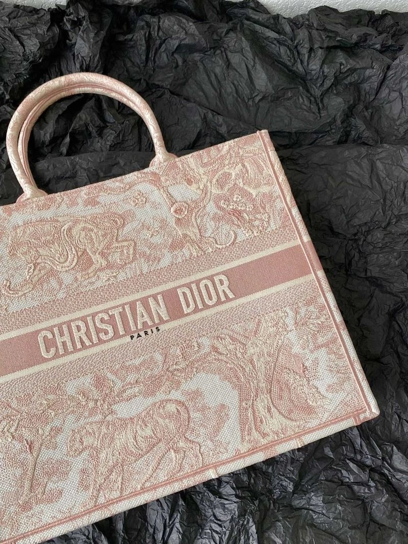 Minimalist Christian Dior Shopping Bags 75582