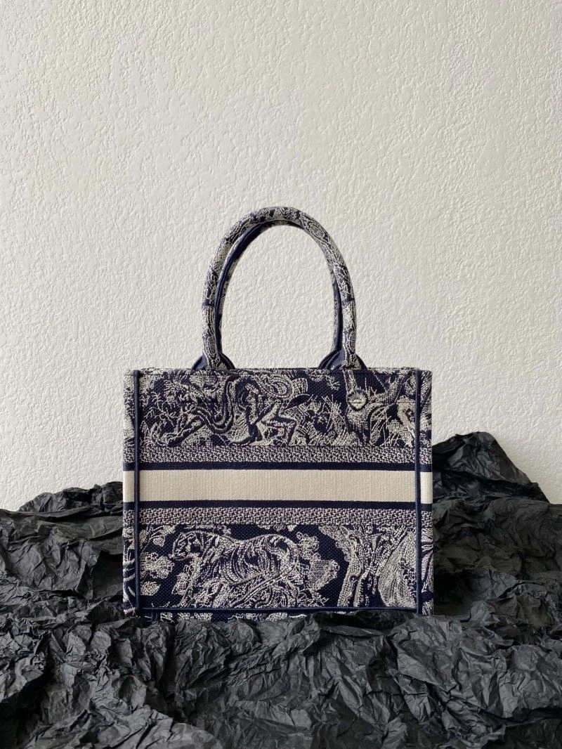 Trendsetting Christian Dior Shopping Bags 75596