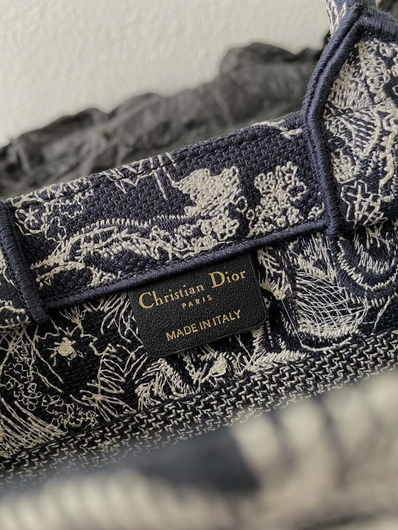 Trendsetting Christian Dior Shopping Bags 75596