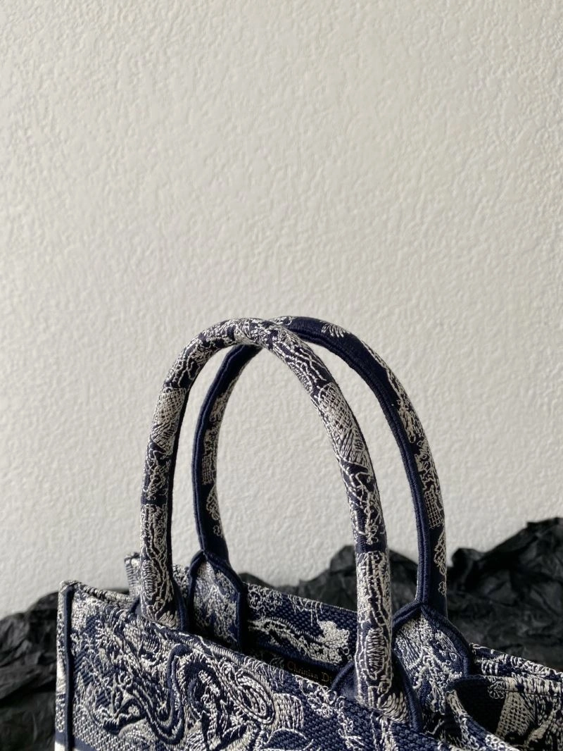 Trendsetting Christian Dior Shopping Bags 75596