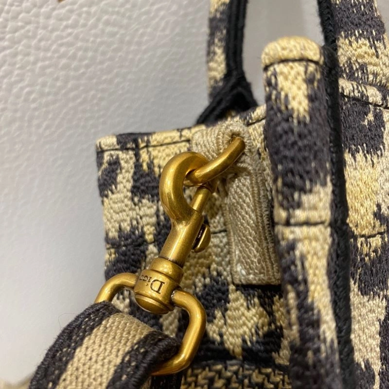 Tailored Christian Dior Shopping Bags 75607