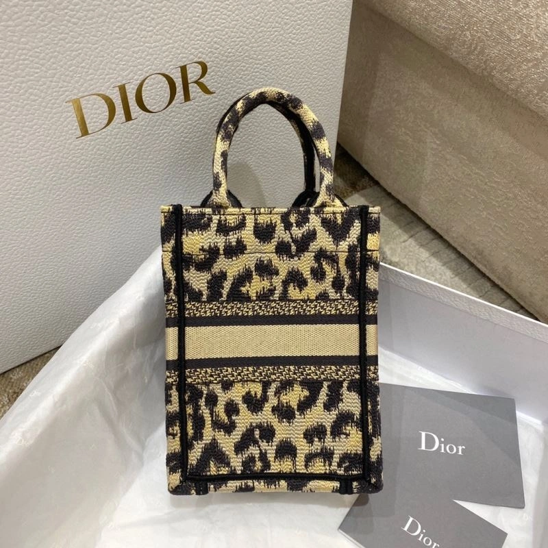 Tailored Christian Dior Shopping Bags 75607