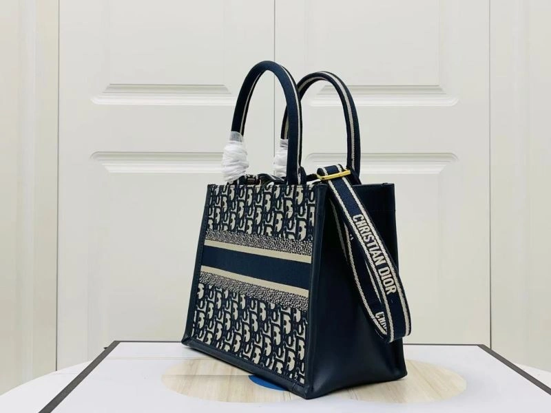 Compact Christian Dior Shopping Bags 75574