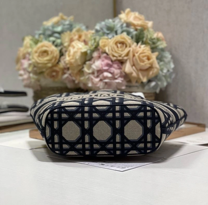FashionForward Christian Dior Shopping Bags 75548